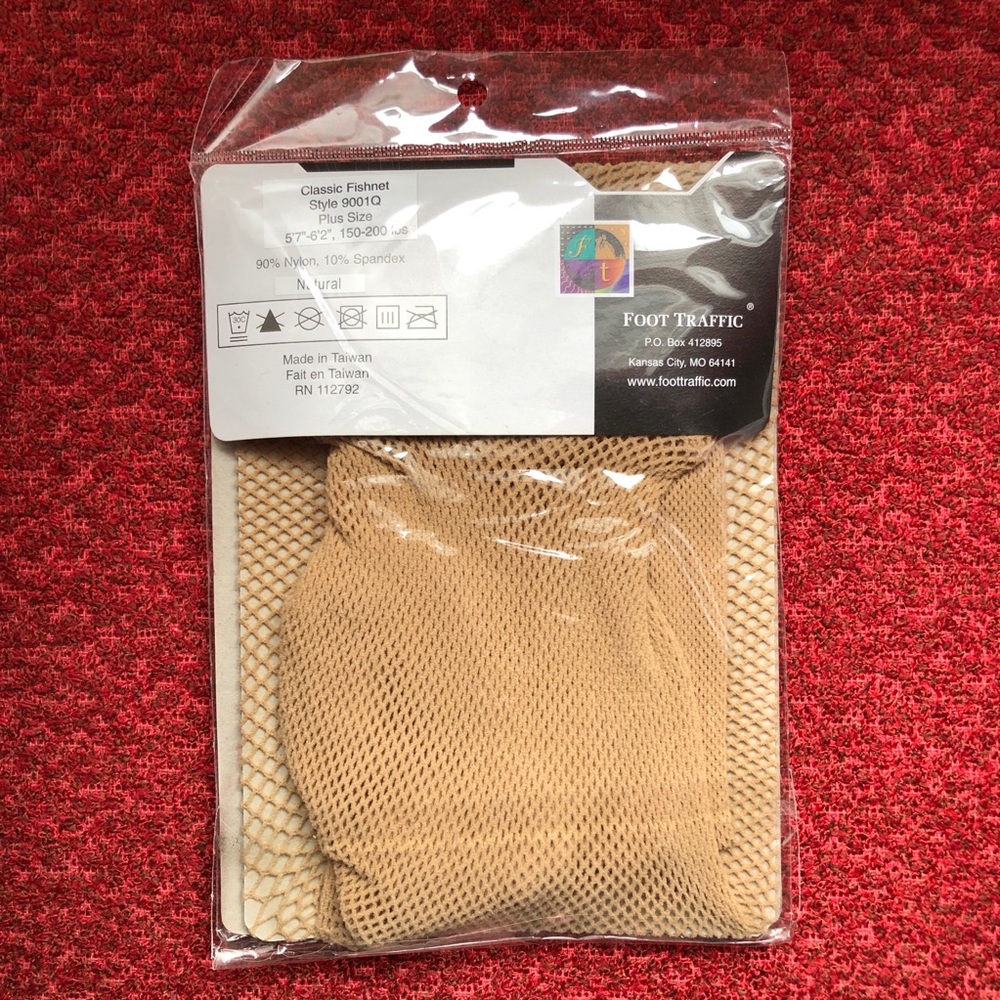NWT Natural Beige Plus Size Fishnet Tights Retro Pinup Hot Topic Torrid - Picture 3 of 4